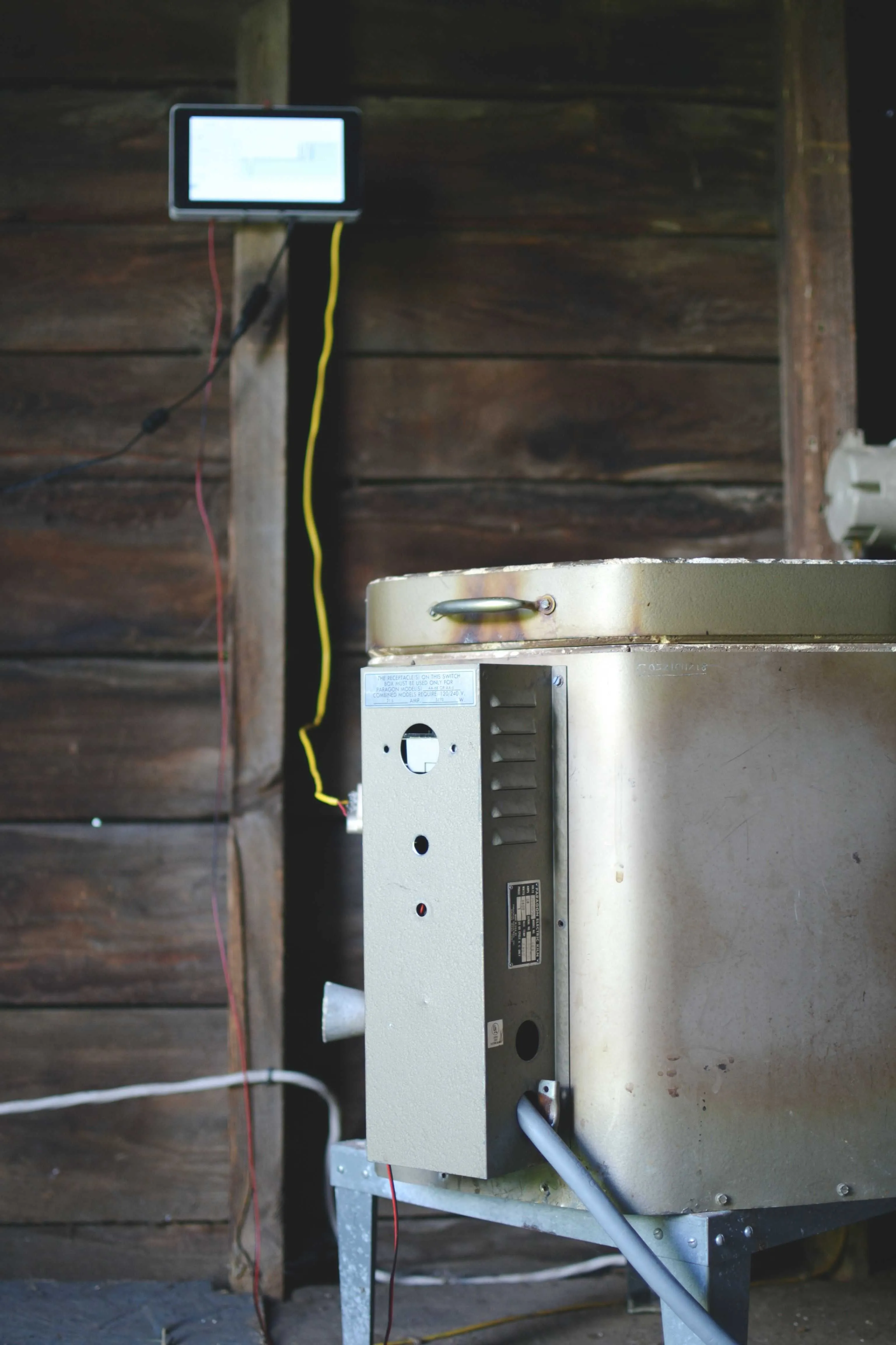 Early SmartKiln prototype with Raspberry Pi and touchscreen